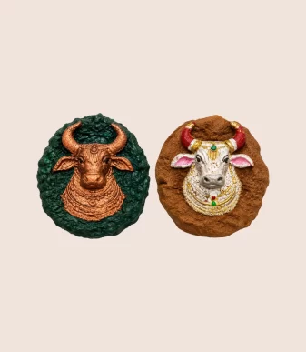 Nettyam Handcrafted Gomay Brooch